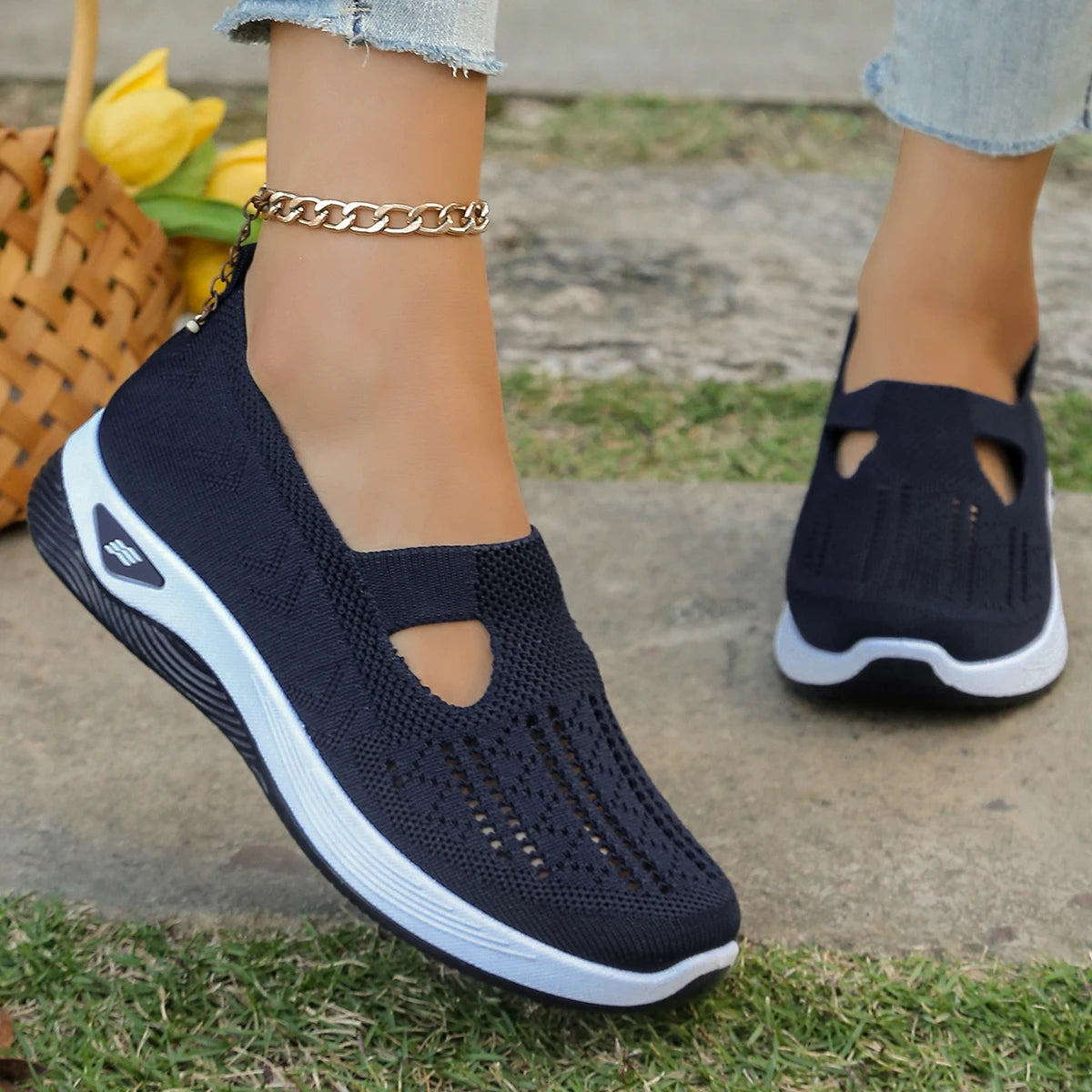 Women's shoes, women's sports shoes, summer flying woven mesh soft sole breathable sports shoes