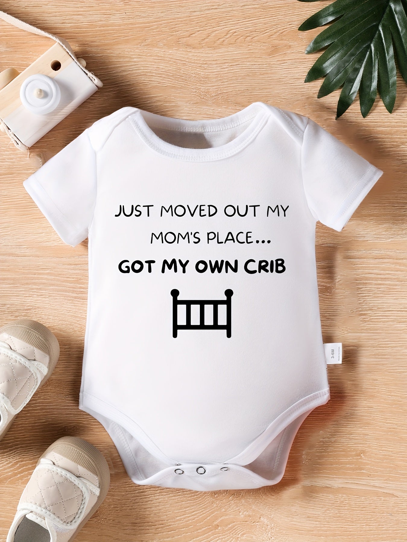 PF3755 Baby Boy And Girl Infant Triangle Bodysuit Just Moved Out My Mom'S Place Got My Own Crib Letter Print Cute Short-Sleeve Romper for Newborns, for Outdoor