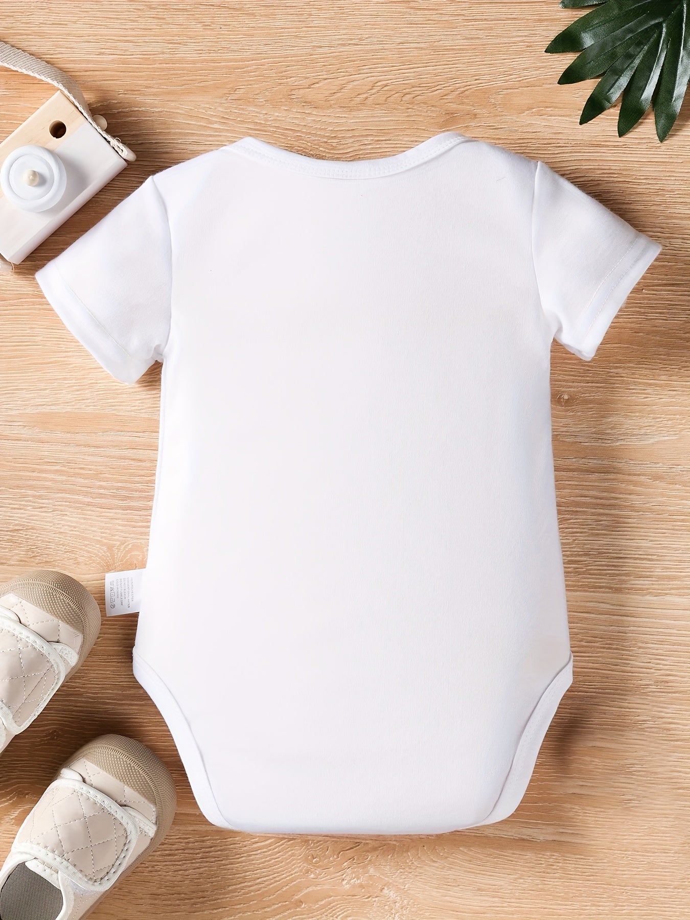 PF3755 Baby Boy And Girl Infant Triangle Bodysuit Just Moved Out My Mom'S Place Got My Own Crib Letter Print Cute Short-Sleeve Romper for Newborns, for Outdoor