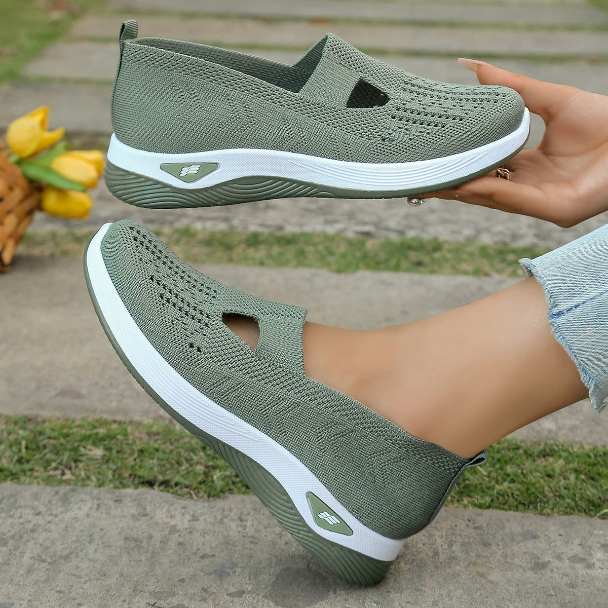 Women's shoes, women's sports shoes, summer flying woven mesh soft sole breathable sports shoes