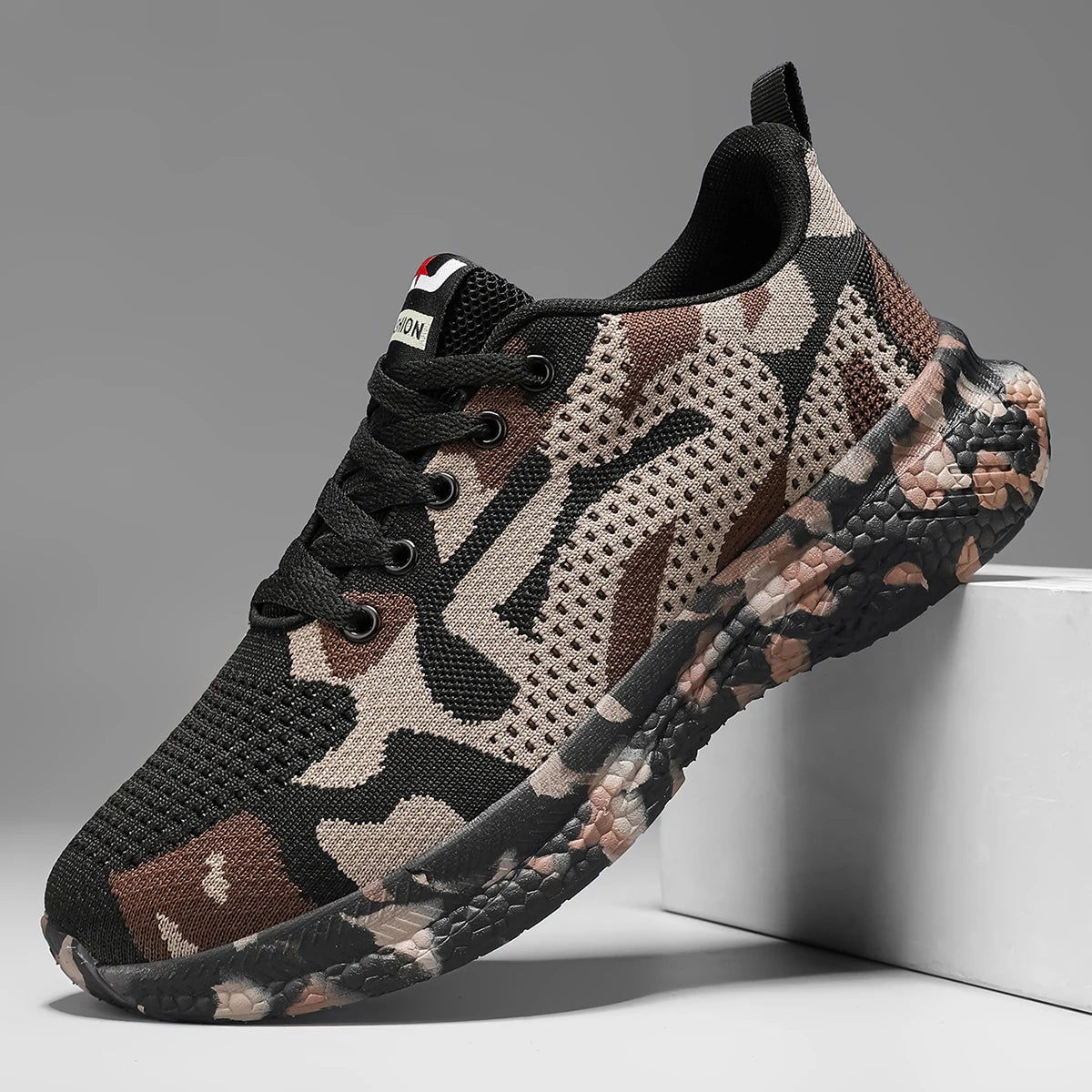 2025 Summer Men's and Women's New Mesh Breathable Sports and Leisure Shoes Women's Ultra Light Soft Bottom Couple Runnin