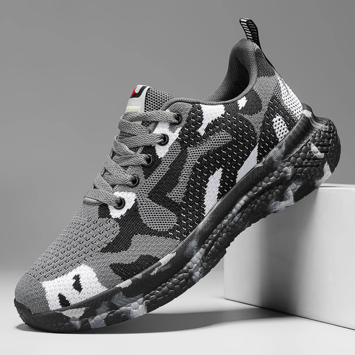 2025 Summer Men's and Women's New Mesh Breathable Sports and Leisure Shoes Women's Ultra Light Soft Bottom Couple Runnin