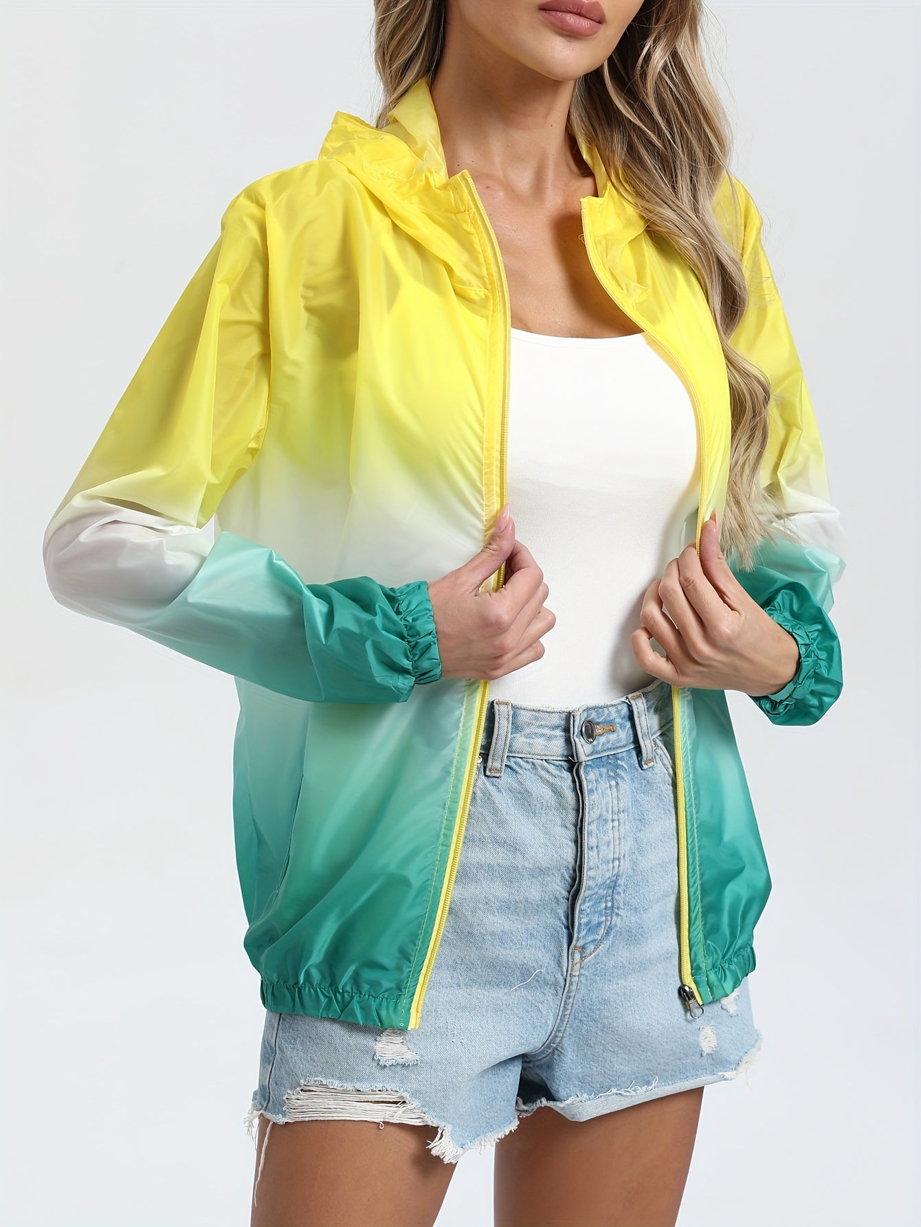 Women'S Lightweight Hooded Jacket with Gradient Color, Printed Design, And Zippered Pockets for Outdoor Use.